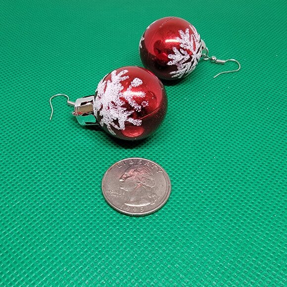 Christmas Ball Snowflake Ornament Earrings Dangle 1 1/2 In Drop Red White - Picture 6 of 6